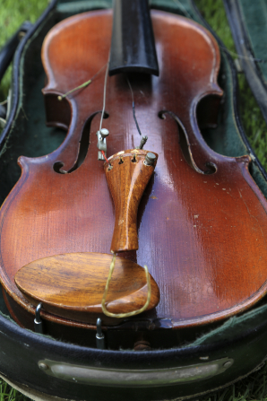 broken-violin-1501727-gallery